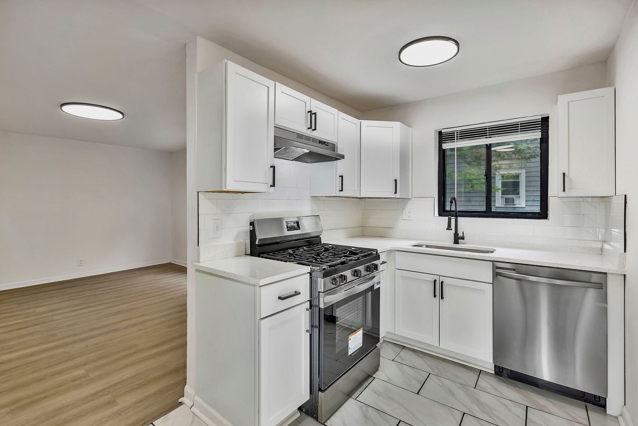Building Photo - 2535 Lysle Ln
