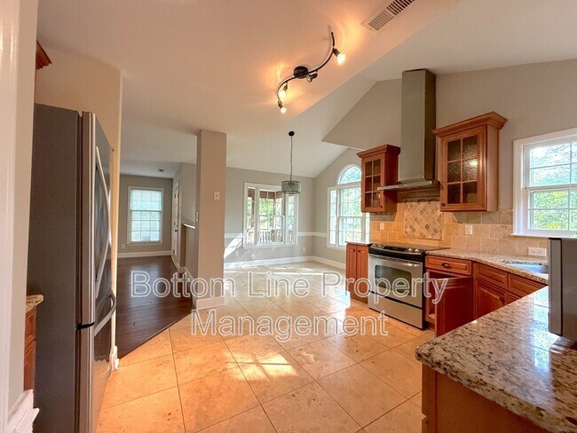 Building Photo - 2321 Heathershire Ln
