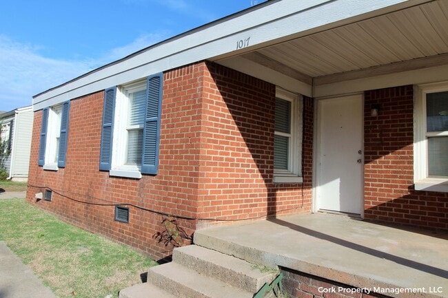 Building Photo - 1017 E Edwards St