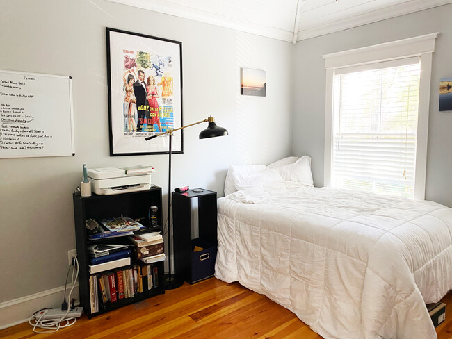 Upstairs Bedroom - 206 Calhoun St