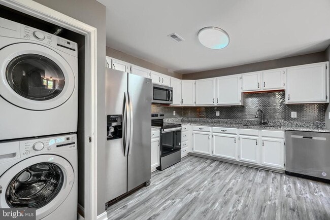 Building Photo - 4204 Red Ridge Way
