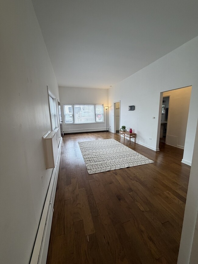 Building Photo - 1995 Howard Ave