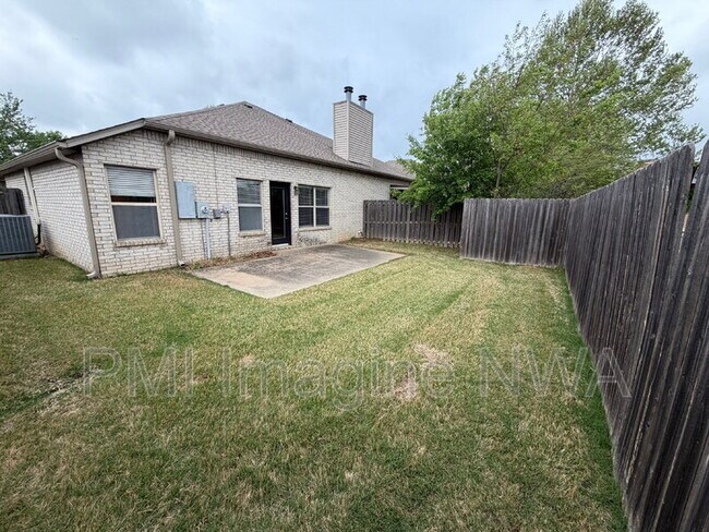 Building Photo - 88 E Cydnee St