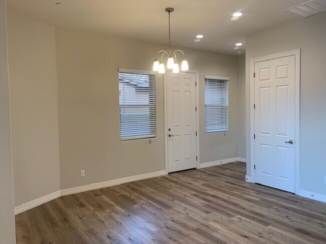 Building Photo - 3910 Positano Pl