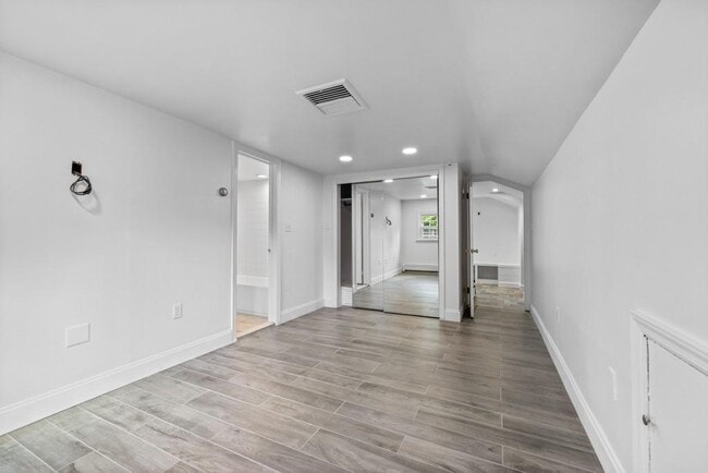 Building Photo - 62 Pound Ridge Rd