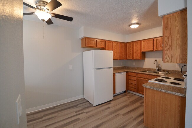 Building Photo - 1331 Ortiz Dr SE