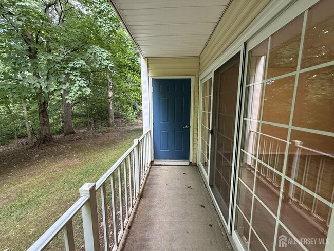Building Photo - 95 Sapphire Ln