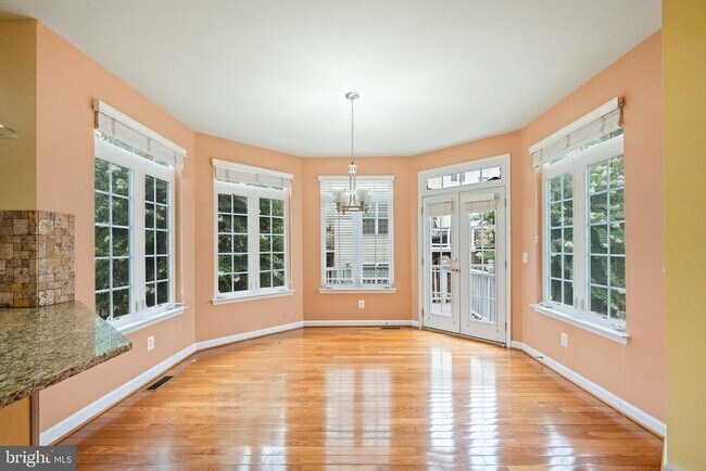 Building Photo - 7517 Lindberg Dr