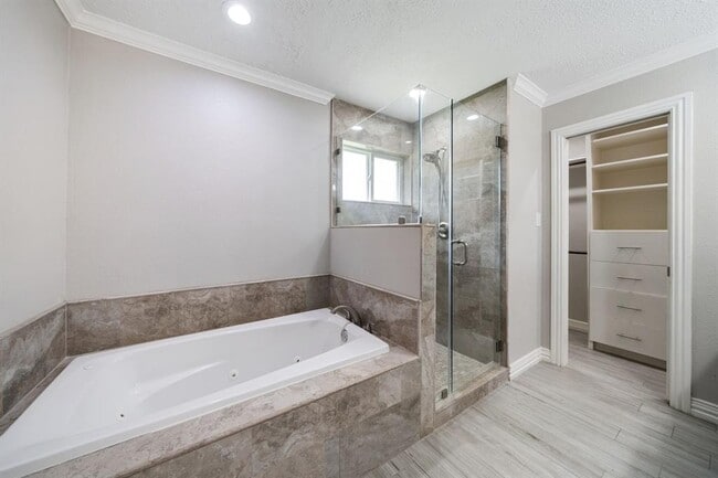 Building Photo - 13834 Fleur De Lis Blvd