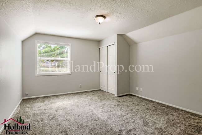 Building Photo - 6860 SW 188th Ave