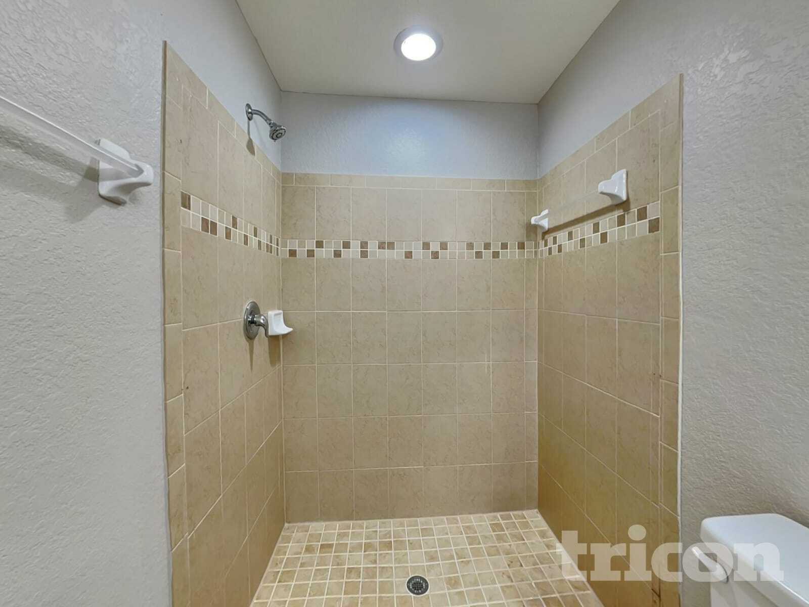 Building Photo - 921 Kingfisher Dr