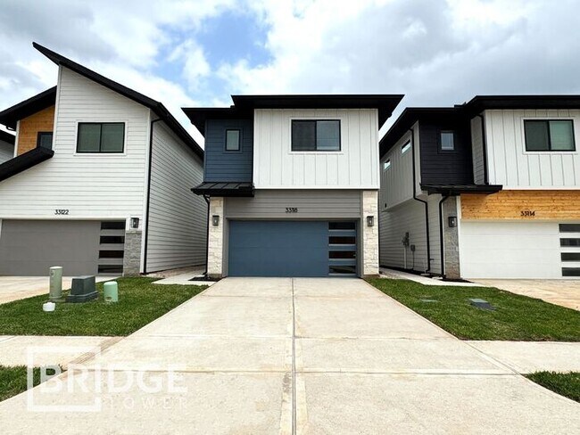 Building Photo - 33118 Willow Hts Ln
