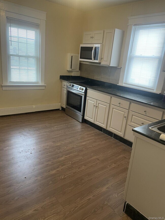 Building Photo - 61 Larkfield Rd