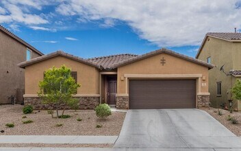 Building Photo - Modern 4 Bed Tucson Rental with Spacious K...