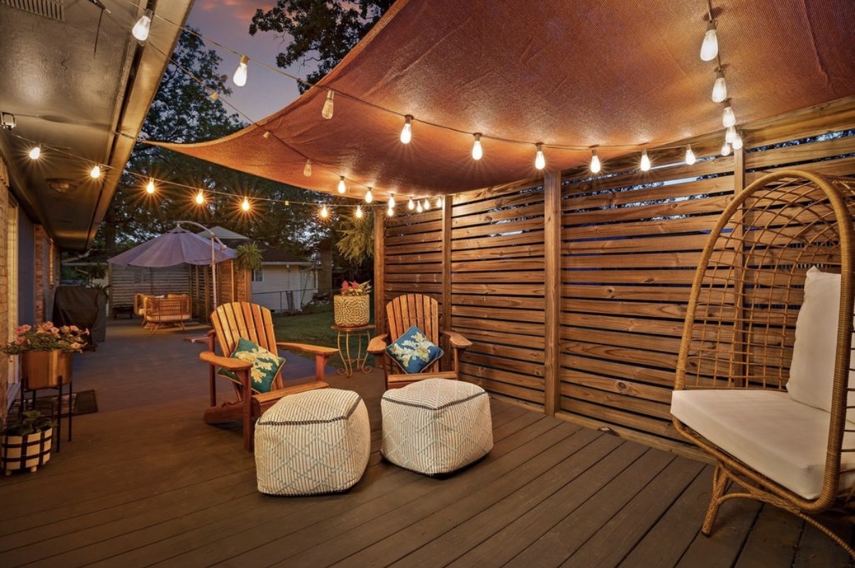 Building Photo - 1627 Fernwood Cir