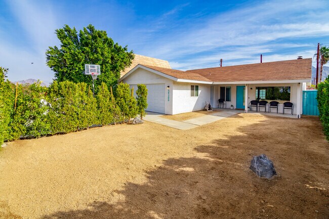 Building Photo - 54200 Avenida Madero