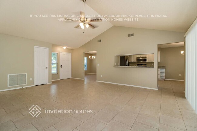 Building Photo - 15103 Southfork Dr