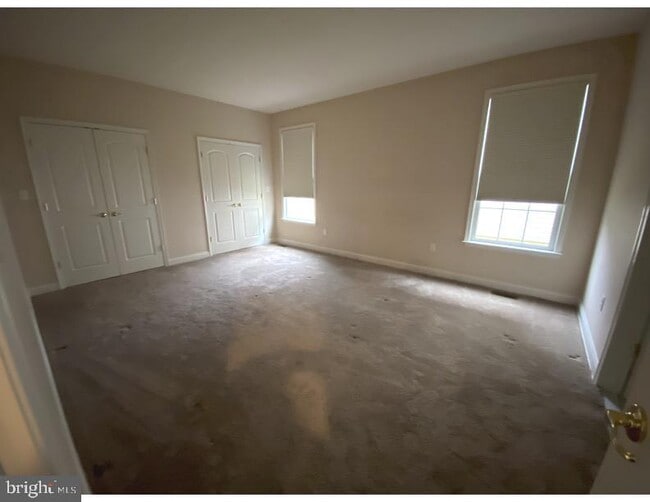 Building Photo - 216 Hoyer Ct