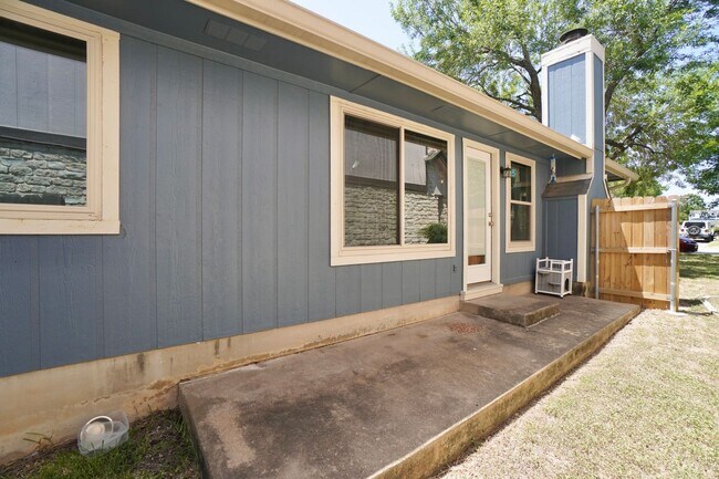 Building Photo - 14009 Conner Downs Dr
