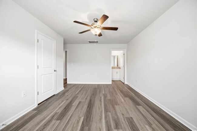 Building Photo - 322 Honeystone St