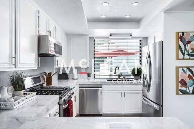 Building Photo - Two Bedroom - Rancho Mirage Private Home