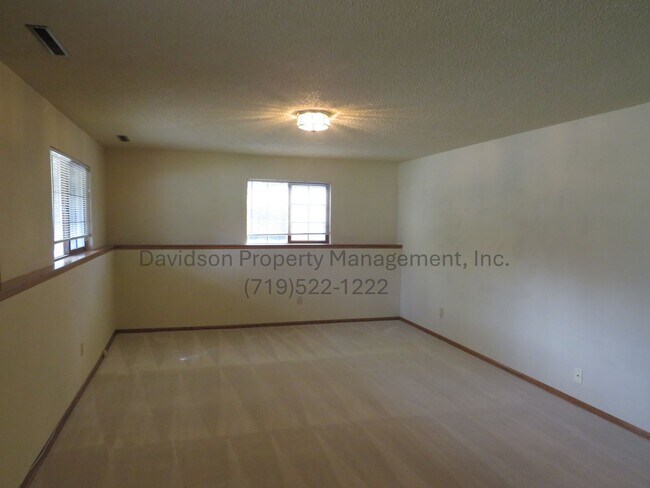 Building Photo - Stunning 4 Bedroom House in West Colorado ...