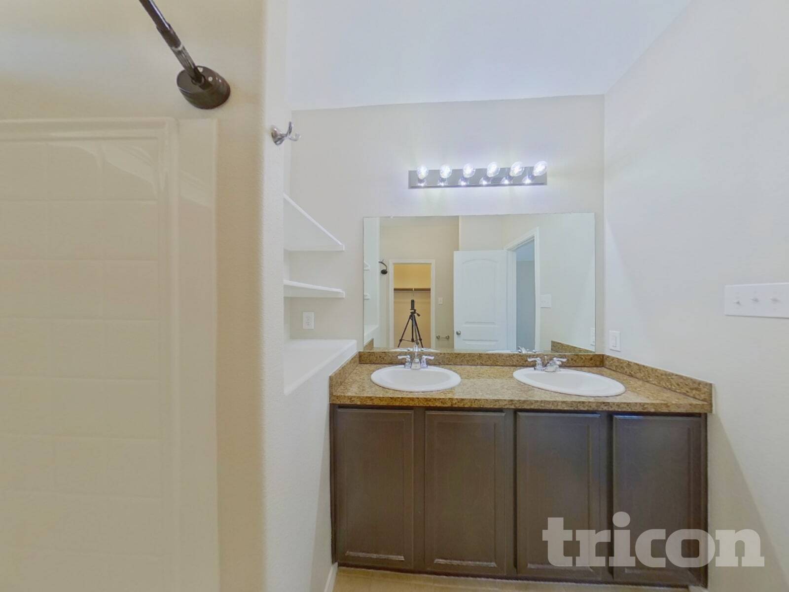 Building Photo - 1104 Autumnwood Dr