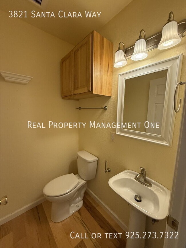 Building Photo - 3821 Santa Clara Way