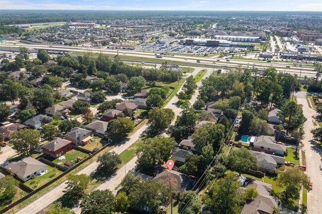 Building Photo - 28811 Fox Run Boulevard