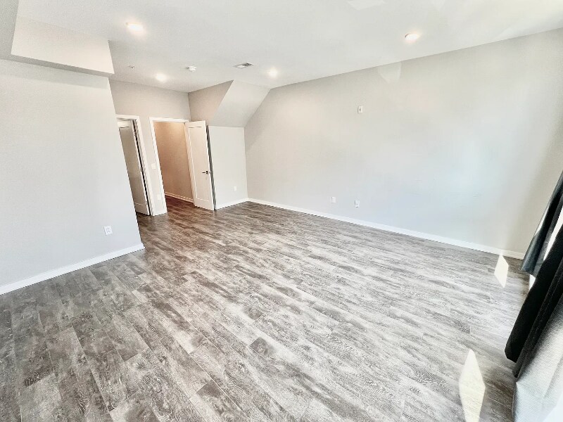 Building Photo - 1730 Ridge Ave