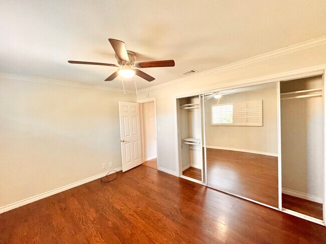 Building Photo - 5138 W 141st St