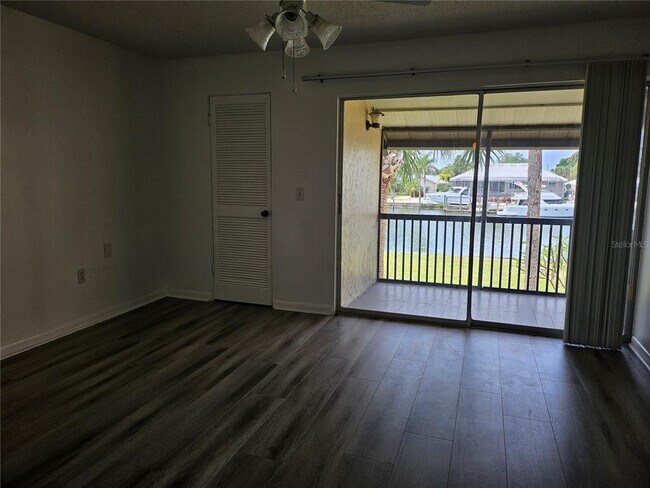 Building Photo - 1028 Apollo Beach Blvd