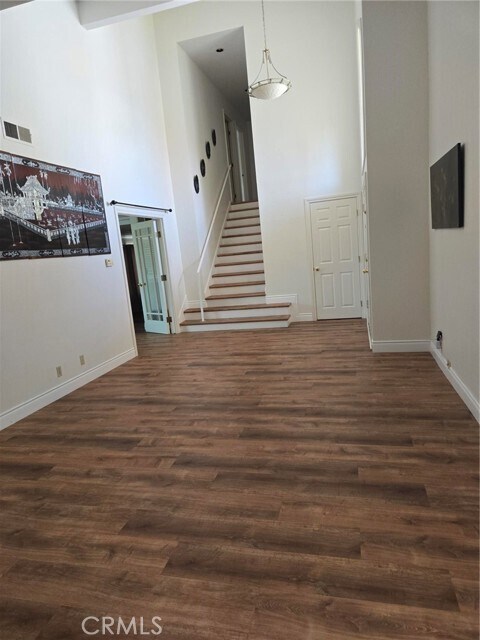 Building Photo - 16055 Gallatin St