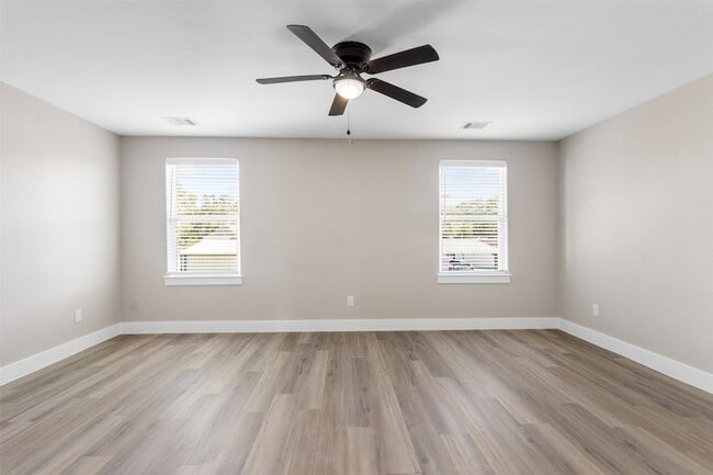 Building Photo - 3150 S Cleveland St