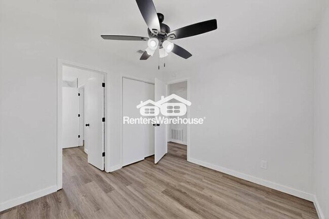 Building Photo - MOVE IN READY Rare Carrollton Home