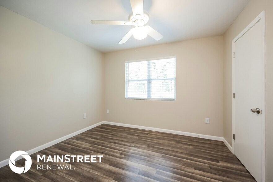 Building Photo - 17144 Phlox Dr