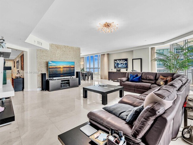 Building Photo - 3535 S Ocean Dr