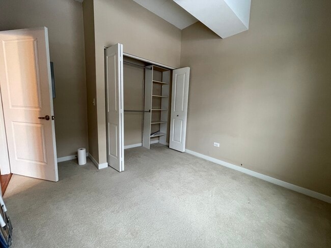 Building Photo - 1228 W Monroe St