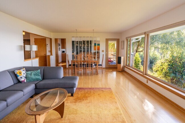 Building Photo - 3bd/1.5ba Burien House