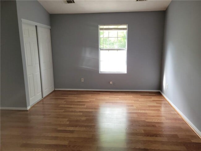 Building Photo - 457 Prince of Wales