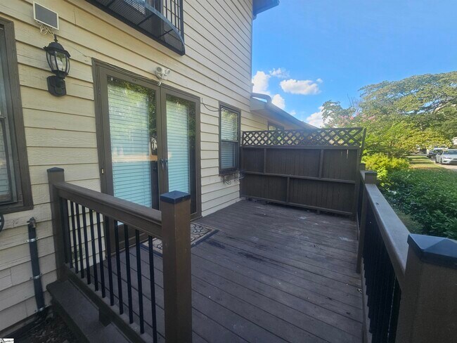 Building Photo - 103 Sunningdale Ct