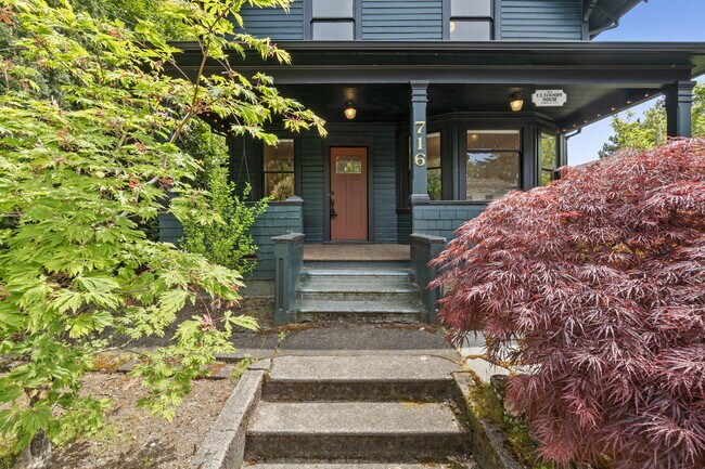 Building Photo - Beautifully Restored 3-Bedroom Home in Historic Section of Oregon City
