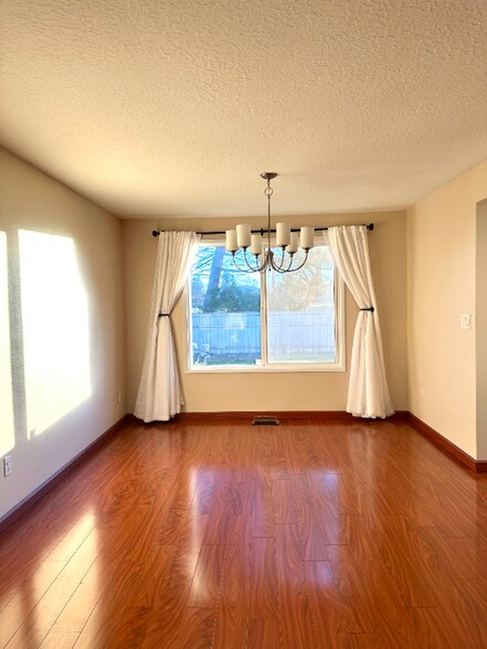 Building Photo - 2501 SE 175th Ave