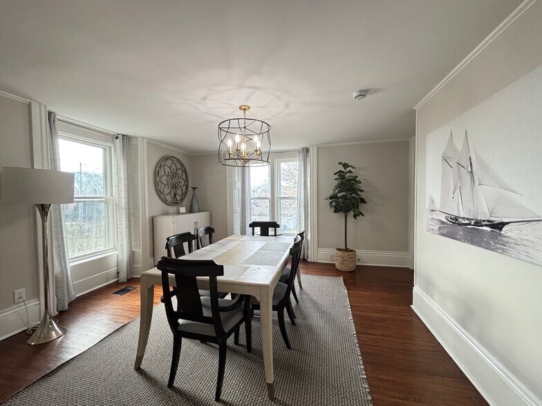 Building Photo - 77 Coggeshall Ave