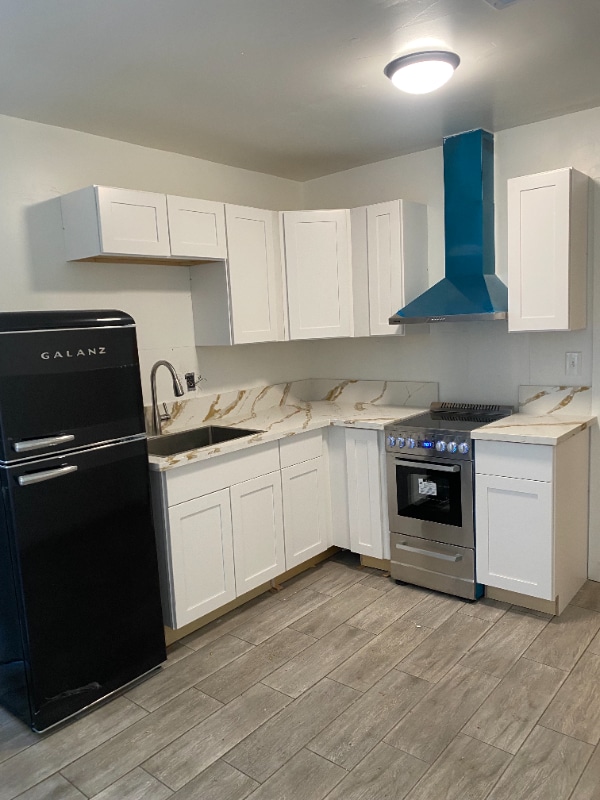 Building Photo - 3245 W Rose Ln