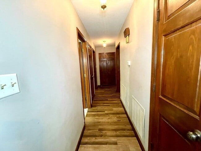 Building Photo - 205 Browning Pl