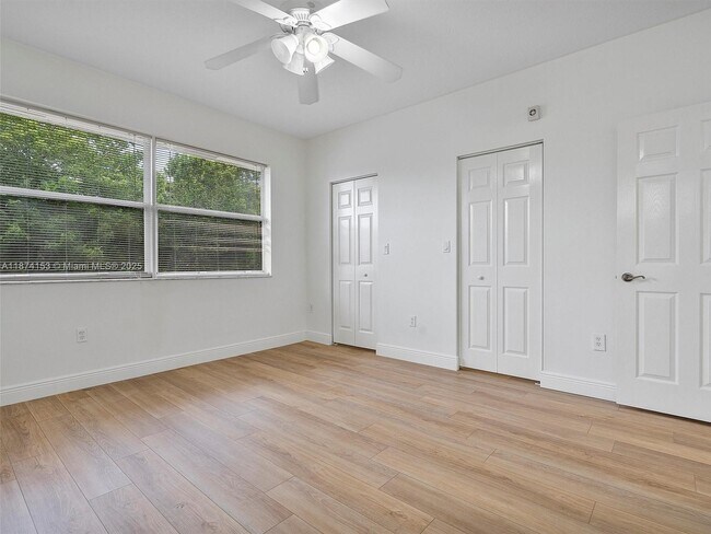 Building Photo - 4964 SW 128th Ave