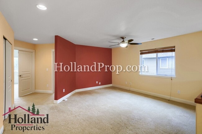 Building Photo - Must See, Beautiful 4 bedroom home in Hillsboro
