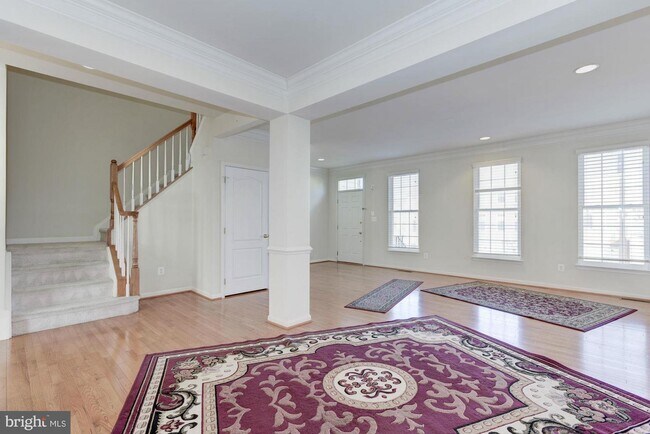 Building Photo - 22645 Upperville Heights Square