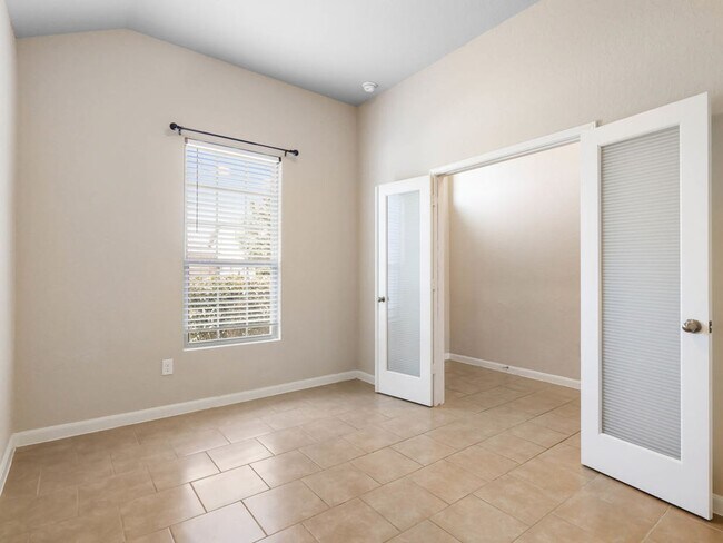 Building Photo - Charming Home Awaits: Spacious & Modern Living in a Prime Location